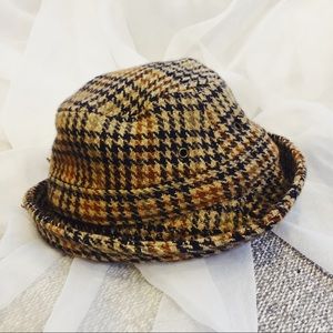 J. Crew 90s Style Houndstooth Bucket Hat